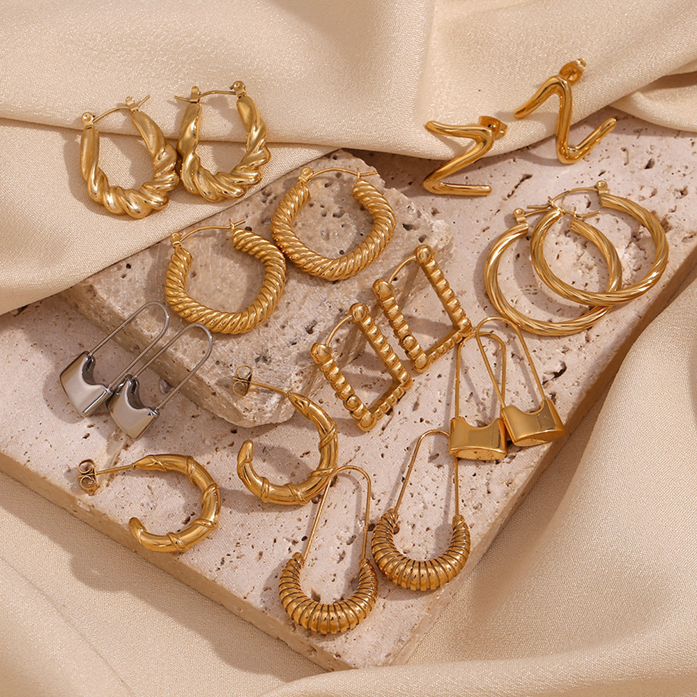 Emani Twist Square Earrings - 𝓢𝓱𝓸𝓹𝓵𝓮𝓬𝔂