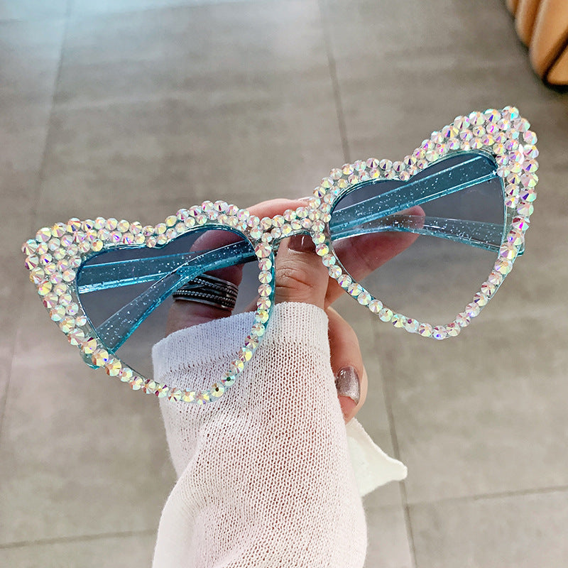 Female Cute Cat Eye Heart-shaped Sun Glasses - 𝓢𝓱𝓸𝓹𝓵𝓮𝓬𝔂