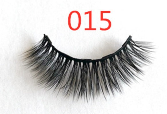 A Pair Of False Eyelashes With Magnets In Fashion - 𝓢𝓱𝓸𝓹𝓵𝓮𝓬𝔂