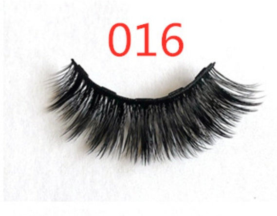 A Pair Of False Eyelashes With Magnets In Fashion - 𝓢𝓱𝓸𝓹𝓵𝓮𝓬𝔂