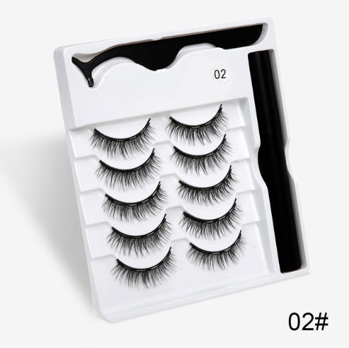 A Pair Of False Eyelashes With Magnets In Fashion - 𝓢𝓱𝓸𝓹𝓵𝓮𝓬𝔂