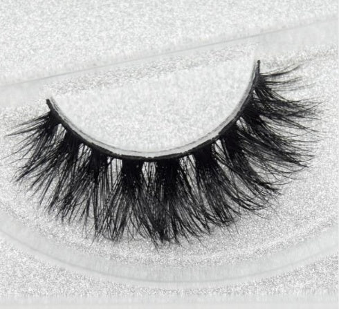 Faux Aurelia Eye Lashes - 𝓢𝓱𝓸𝓹𝓵𝓮𝓬𝔂