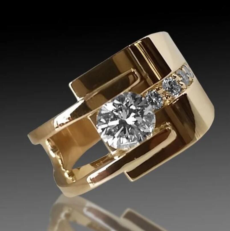 18K Gold-plated Semi-hollow Glossy Inlaid Zircon Personality Ring