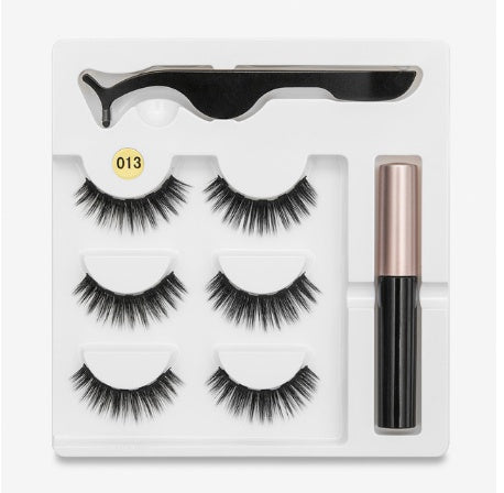 A Pair Of False Eyelashes With Magnets In Fashion - 𝓢𝓱𝓸𝓹𝓵𝓮𝓬𝔂