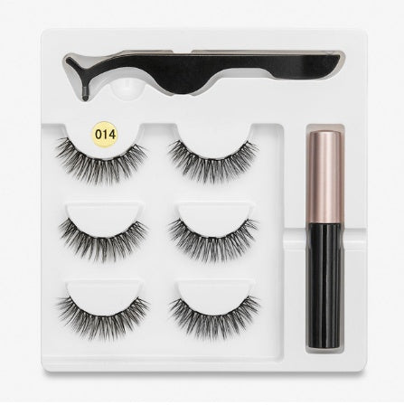 A Pair Of False Eyelashes With Magnets In Fashion - 𝓢𝓱𝓸𝓹𝓵𝓮𝓬𝔂