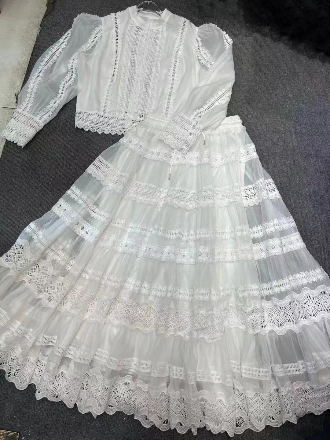 Australia Foreign Trade Fall New Suit Lace Patchwork Top Lace Waist-slimming Long Dress Suit For Women 