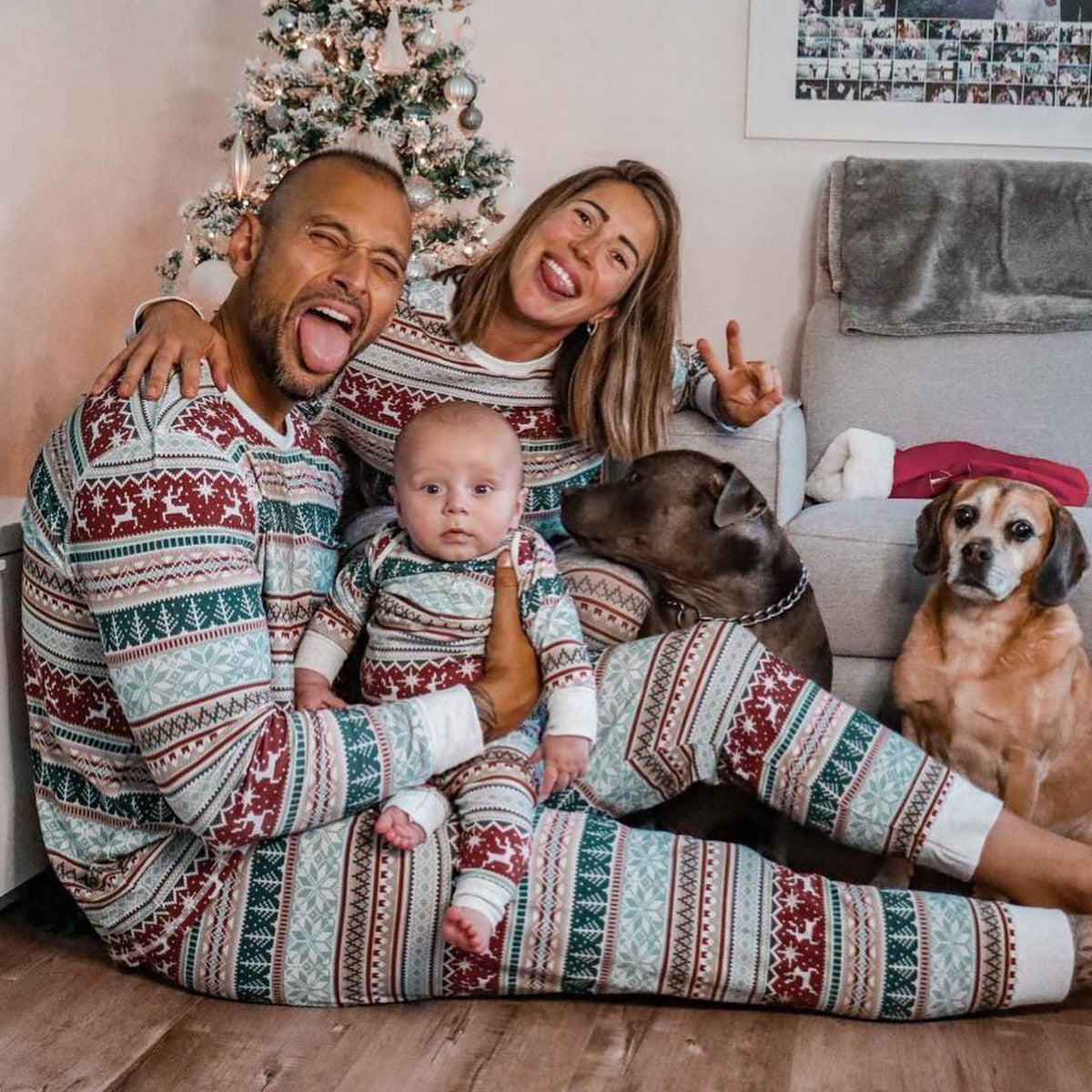 Christmas Fashion Home Wear Family Set - 𝓢𝓱𝓸𝓹𝓵𝓮𝓬𝔂