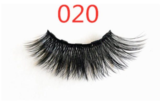 A Pair Of False Eyelashes With Magnets In Fashion - 𝓢𝓱𝓸𝓹𝓵𝓮𝓬𝔂