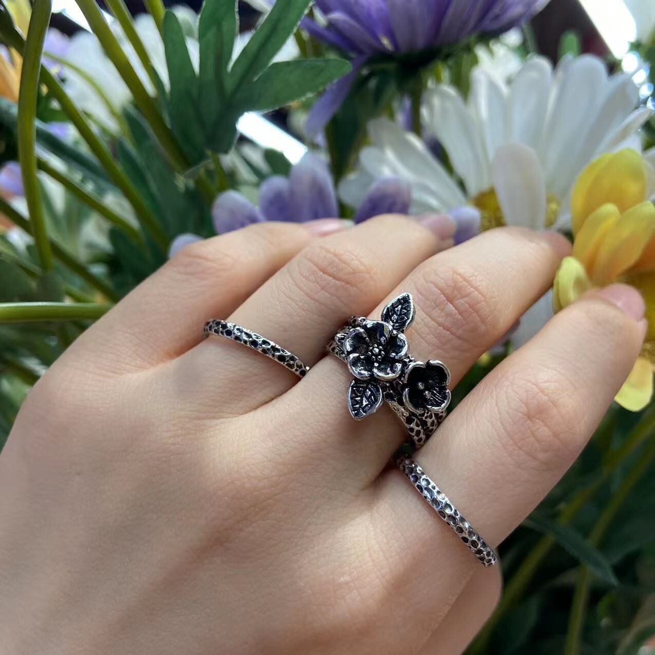 British Garden Stacked Ring Women's Carved Honeycomb Three-piece Set