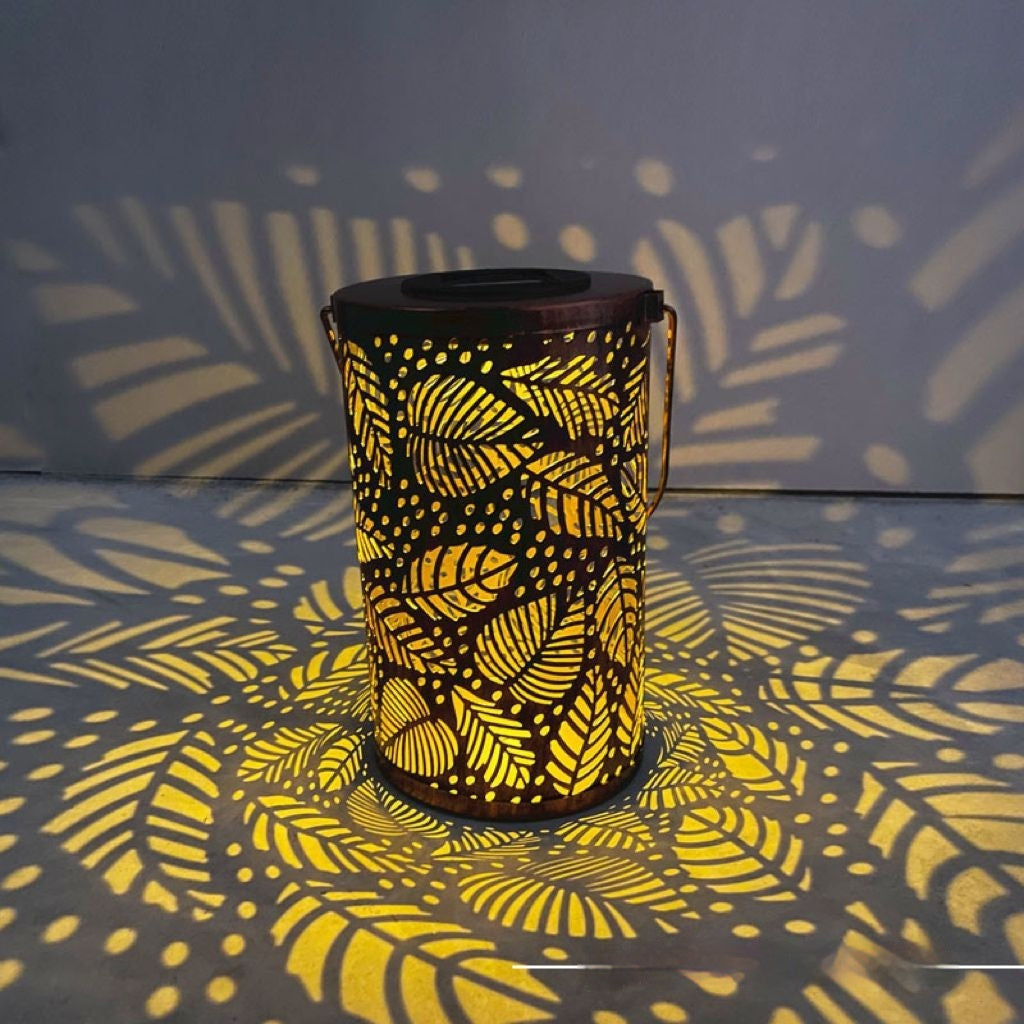 Cross-border Retro Solar Lantern Iron Hollow Storm Lantern Courtyard Decoration Desk Lamp Garden Projection - 𝓢𝓱𝓸𝓹𝓵𝓮𝓬𝔂