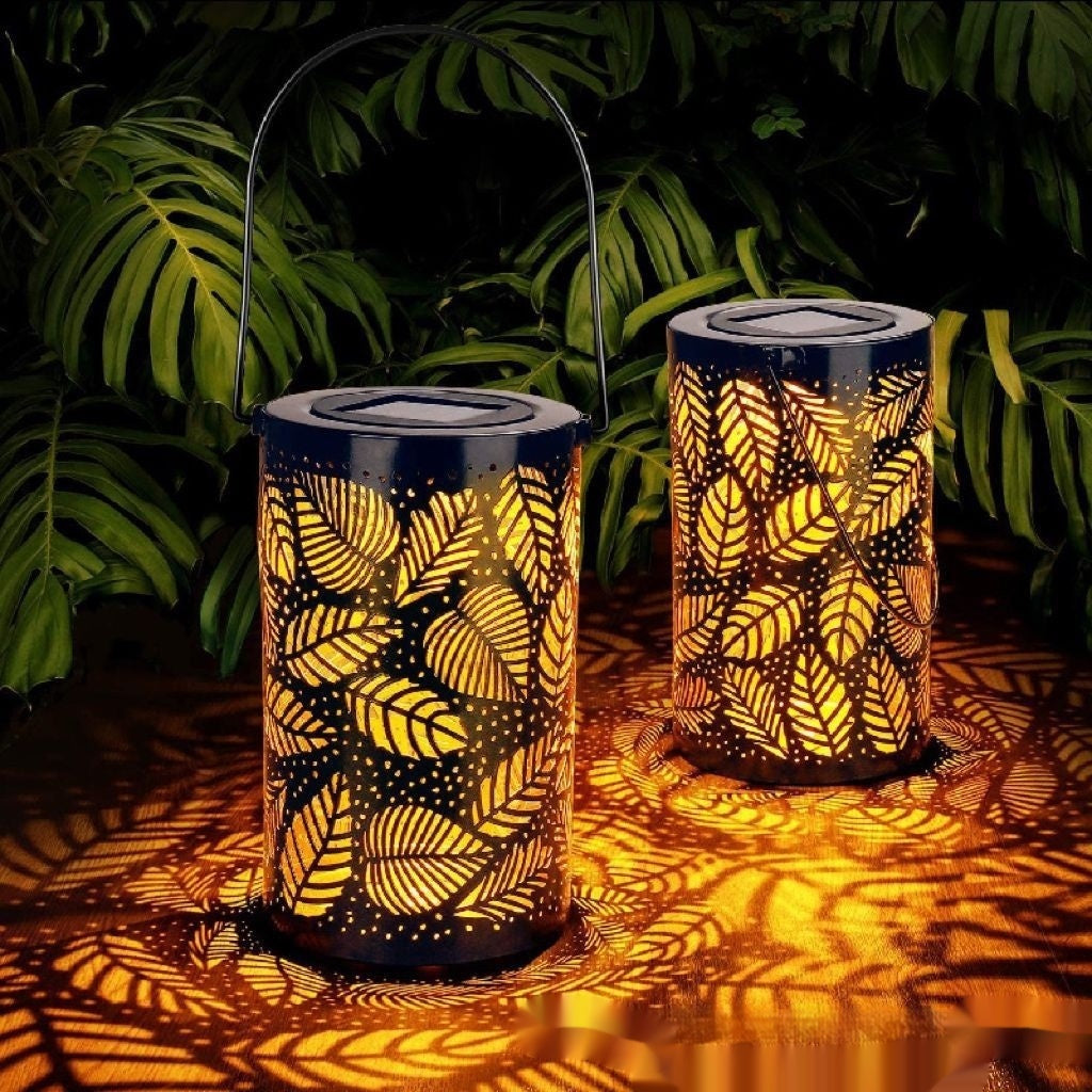 Cross-border Retro Solar Lantern Iron Hollow Storm Lantern Courtyard Decoration Desk Lamp Garden Projection - 𝓢𝓱𝓸𝓹𝓵𝓮𝓬𝔂