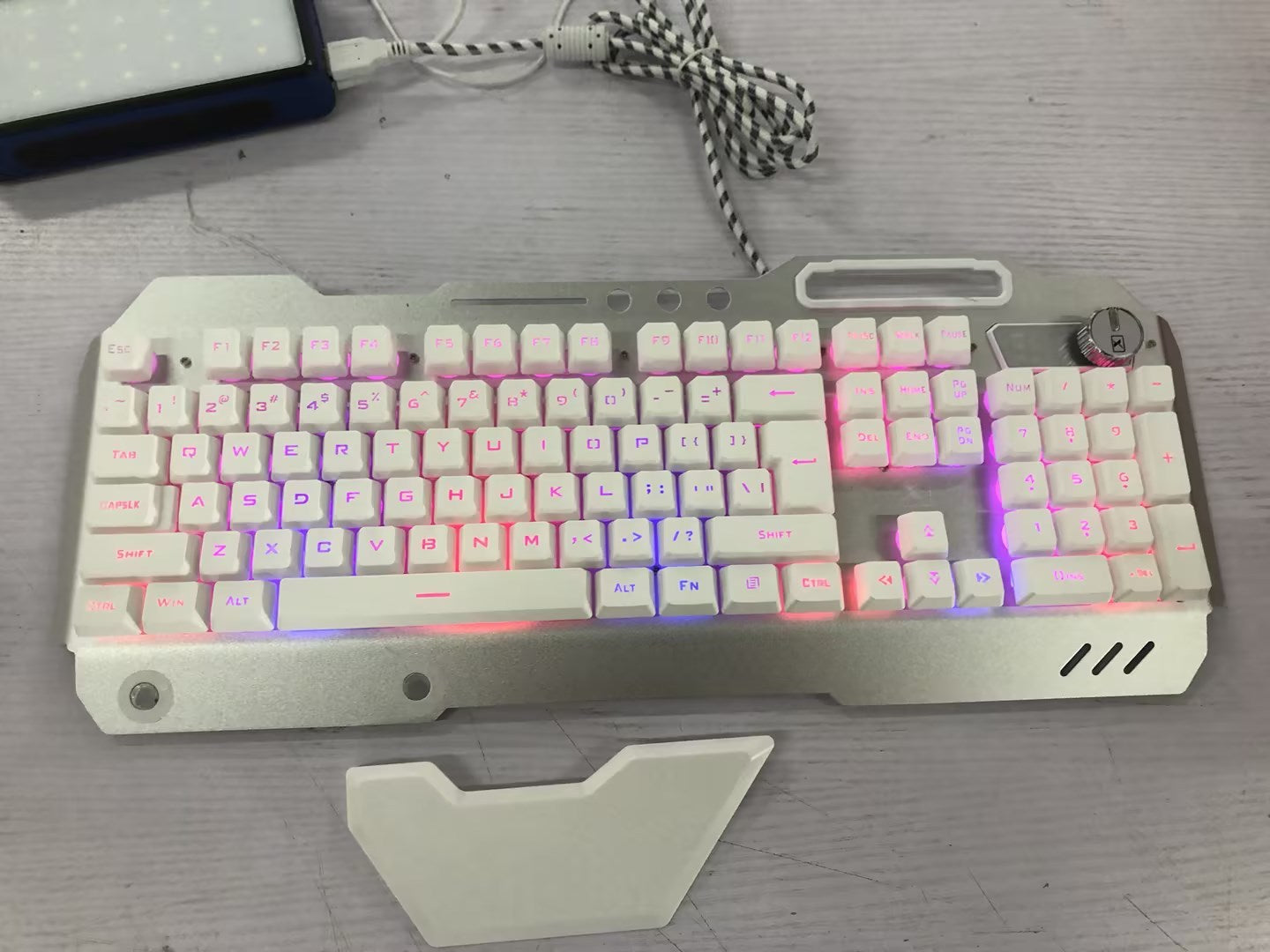ErgonomicWired Gaming Keyboard with RGB Backlight Phone Holder - 𝓢𝓱𝓸𝓹𝓵𝓮𝓬𝔂