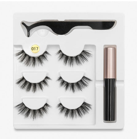 A Pair Of False Eyelashes With Magnets In Fashion - 𝓢𝓱𝓸𝓹𝓵𝓮𝓬𝔂