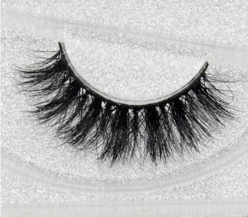 Faux Aurelia Eye Lashes - 𝓢𝓱𝓸𝓹𝓵𝓮𝓬𝔂