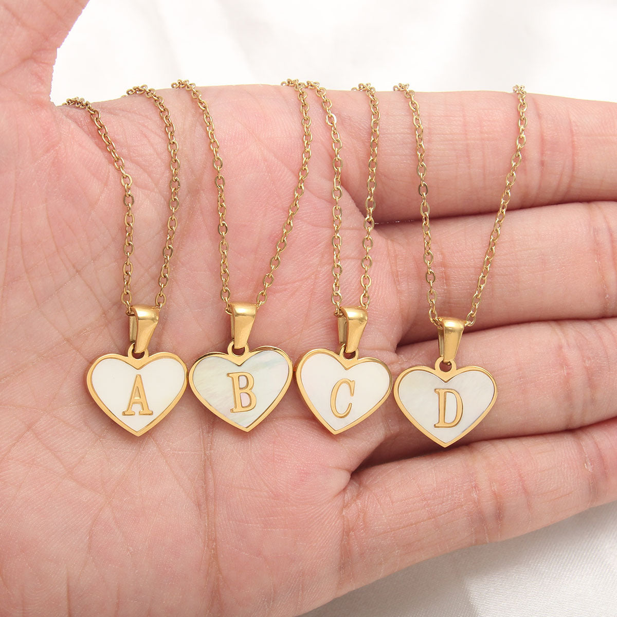 26 Letter Heart-shaped Necklace White Shell Love Clavicle Chain Fashion Personalized Necklace For Women Jewelry Valentine's Day - 𝓢𝓱𝓸𝓹𝓵𝓮𝓬𝔂