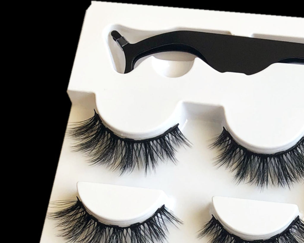 A Pair Of False Eyelashes With Magnets In Fashion - 𝓢𝓱𝓸𝓹𝓵𝓮𝓬𝔂