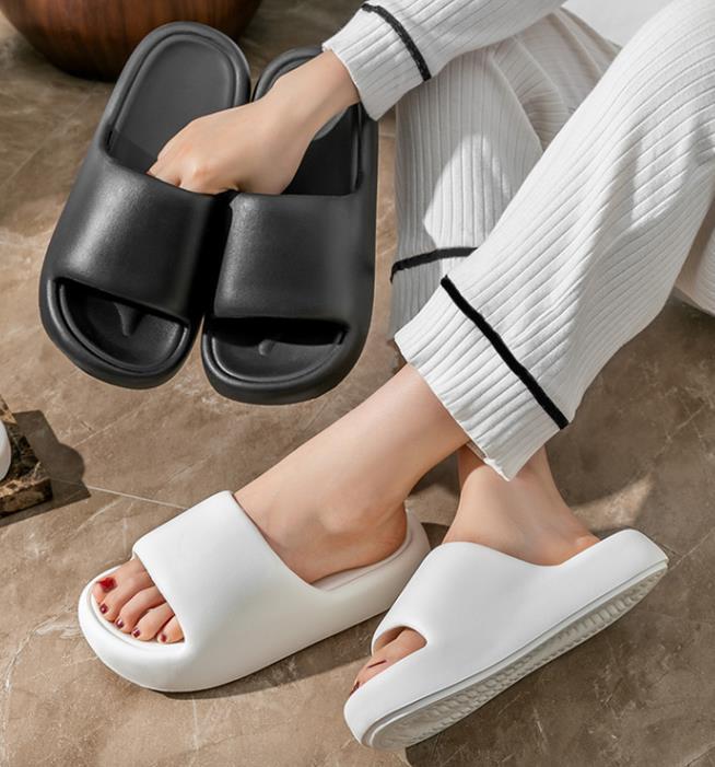 Bread Shoes Home Slippers Non-slip Indoor Bathroom Slippers - 𝓢𝓱𝓸𝓹𝓵𝓮𝓬𝔂