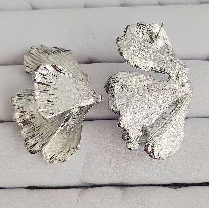 Fashion Personality New Metal Flower Earrings For Women - 𝓢𝓱𝓸𝓹𝓵𝓮𝓬𝔂