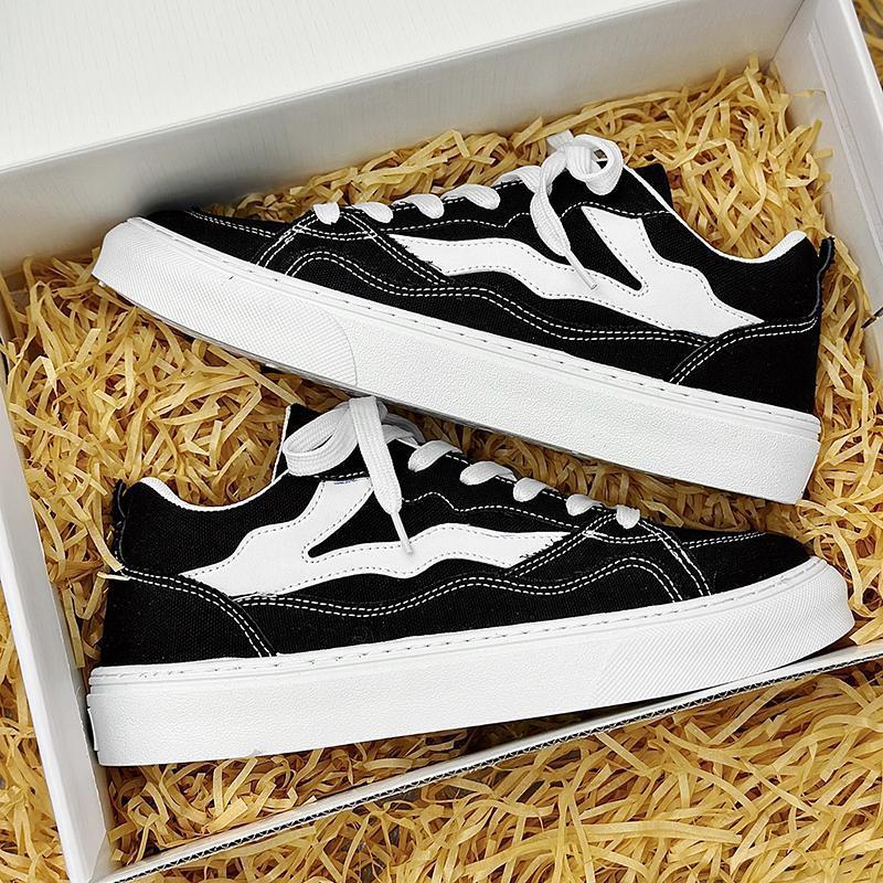 Sports Black Trend Flat Shoes - 𝓢𝓱𝓸𝓹𝓵𝓮𝓬𝔂