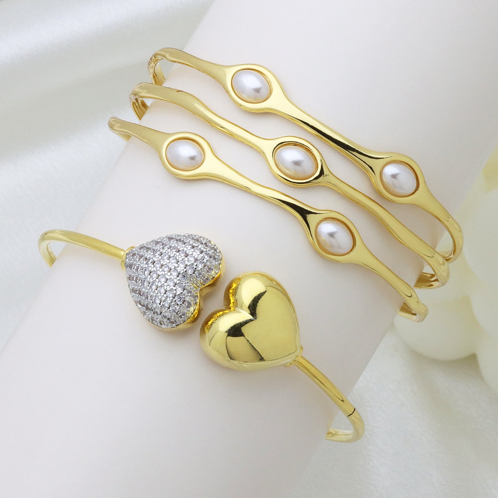 Stone Peach Heart Copper Plating 18K Gold Hollow Bracelet - 𝓢𝓱𝓸𝓹𝓵𝓮𝓬𝔂