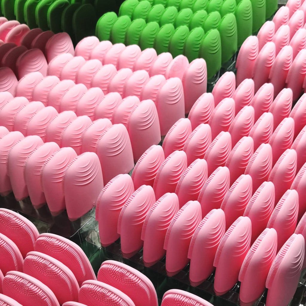 Mini Silicone Electric Face Cleansing Brush Electric Facial Cleanser Facial Cleansing Brush Skin Massager Skin Care Tools - 𝓢𝓱𝓸𝓹𝓵𝓮𝓬𝔂