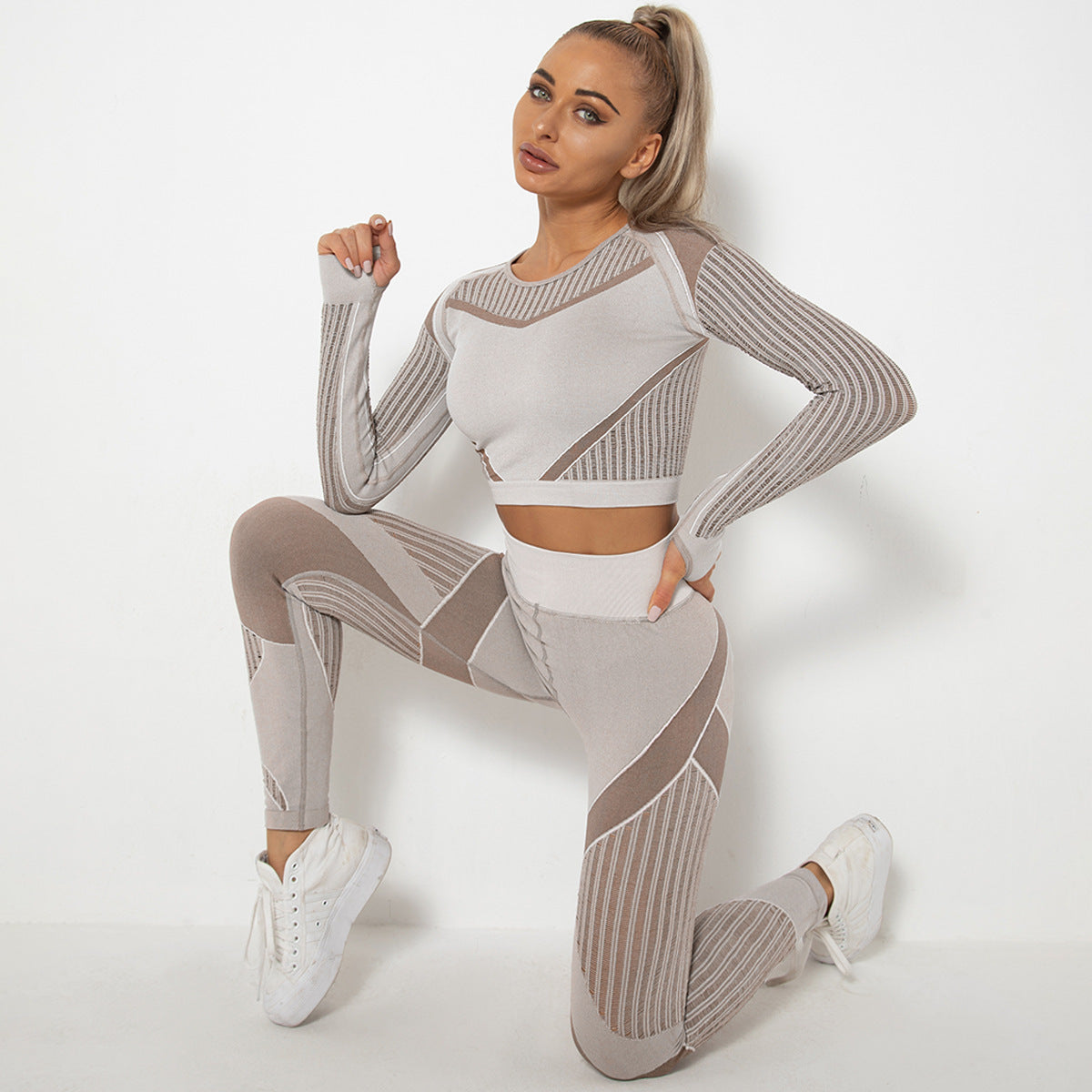 Seamless Knitted Absorbent Yoga Long-Sleeved Suit Yoga Wearsuit - 𝓢𝓱𝓸𝓹𝓵𝓮𝓬𝔂