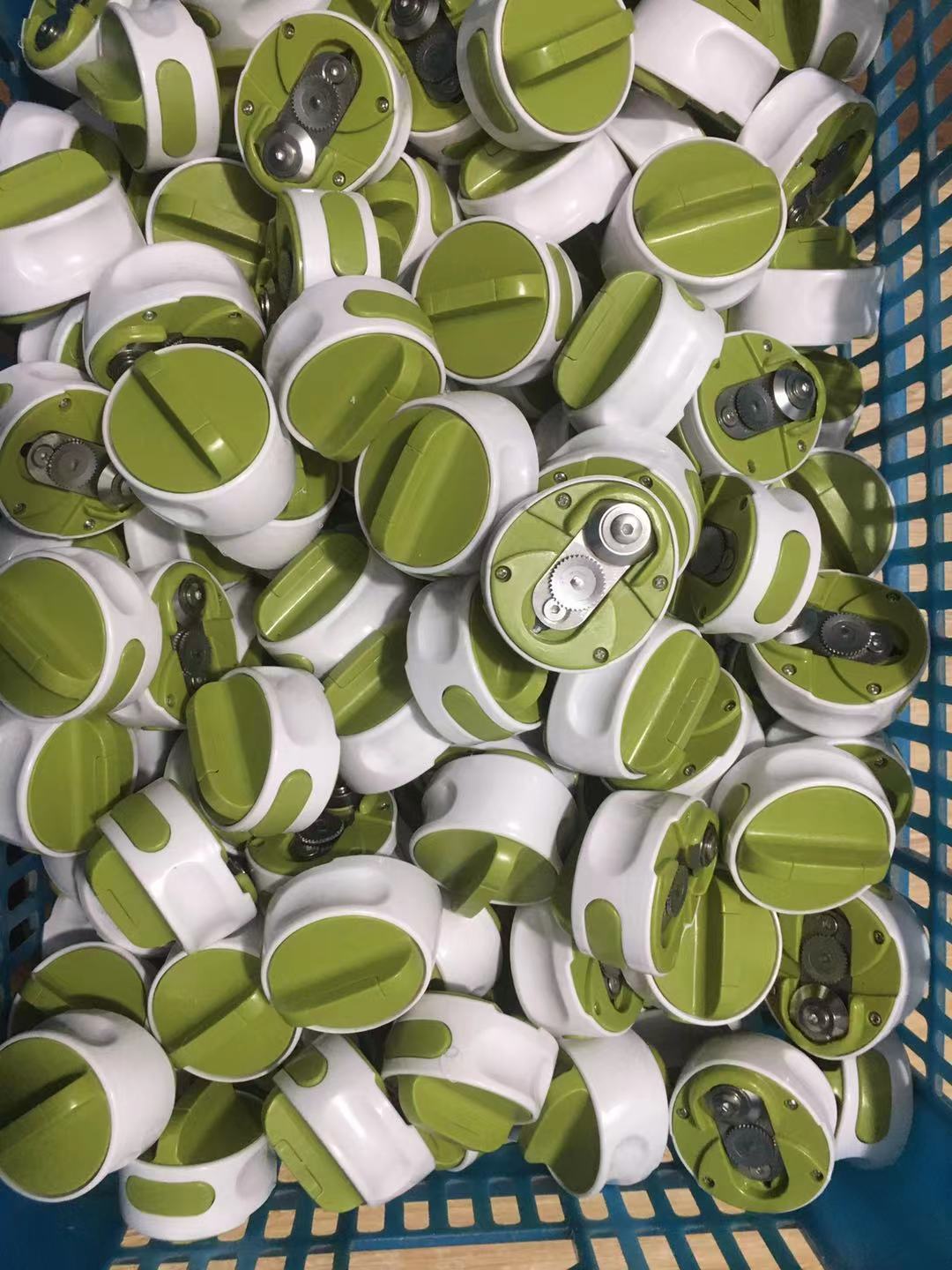 Lid Opener Screw Kitchen Utility Gadget Labor Saving - 𝓢𝓱𝓸𝓹𝓵𝓮𝓬𝔂