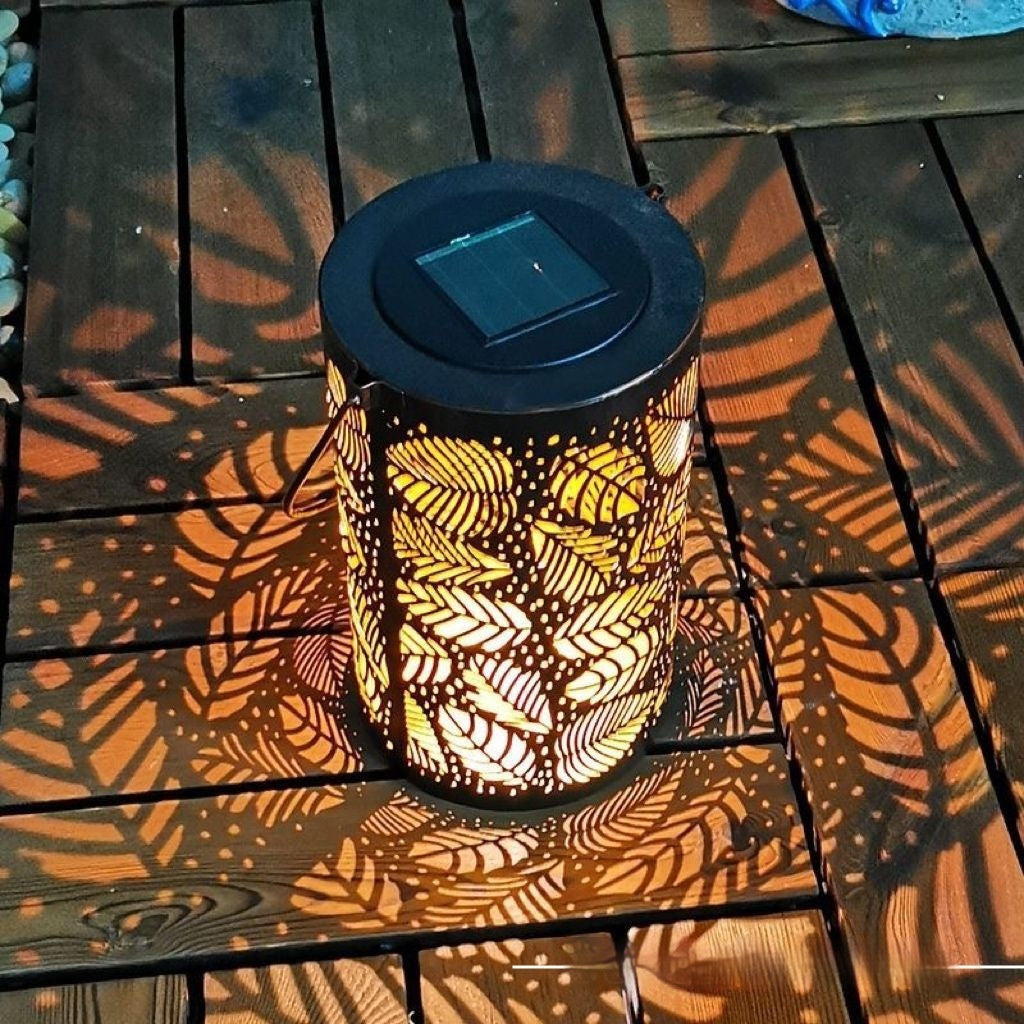 Cross-border Retro Solar Lantern Iron Hollow Storm Lantern Courtyard Decoration Desk Lamp Garden Projection - 𝓢𝓱𝓸𝓹𝓵𝓮𝓬𝔂