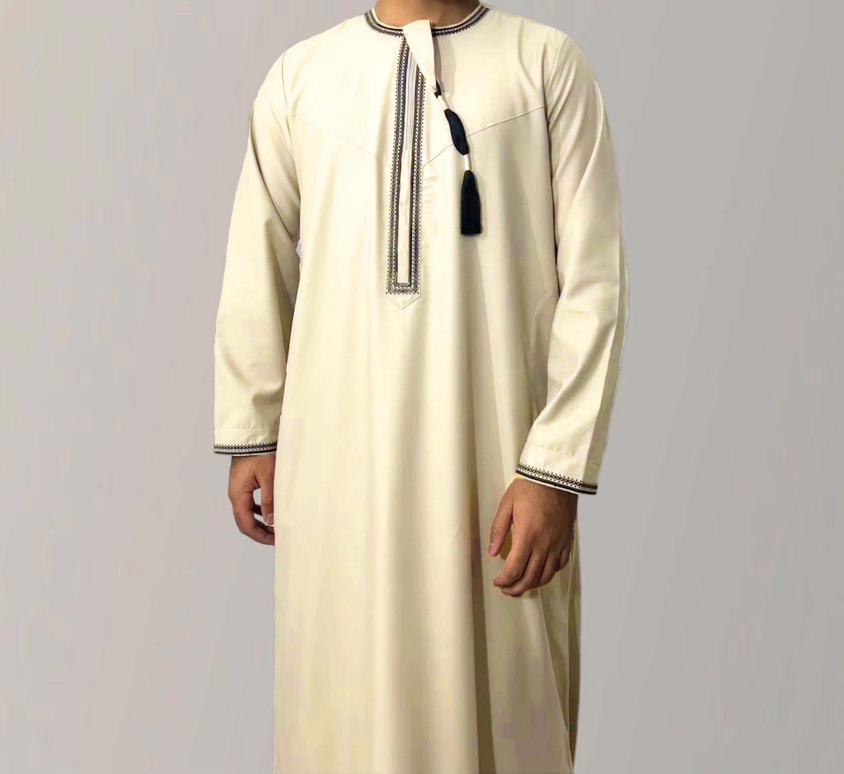 Solid Color Round Neck Embroidered Thick Tassel Oman Gowns Saudi Arabia Men - 𝓢𝓱𝓸𝓹𝓵𝓮𝓬𝔂