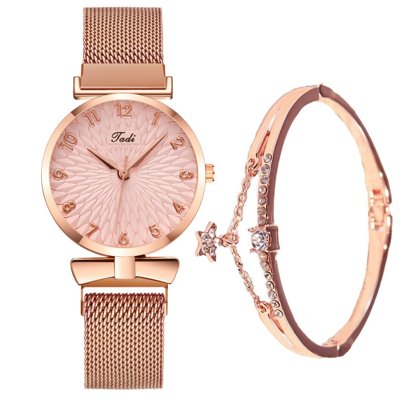 Suit Women's Quartz Watch With Bracelet - 𝓢𝓱𝓸𝓹𝓵𝓮𝓬𝔂